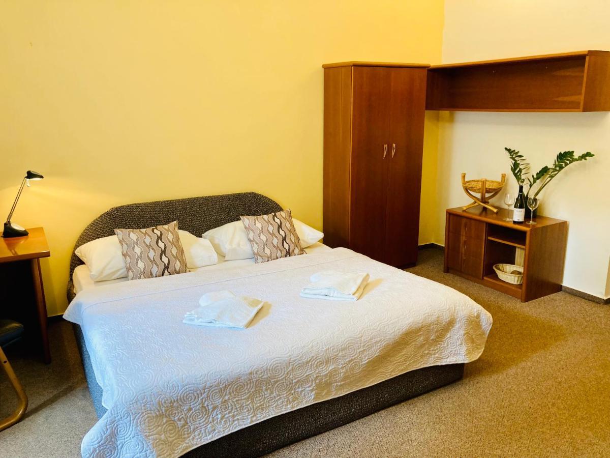 Hotel U Rytire Mělník Extérieur photo